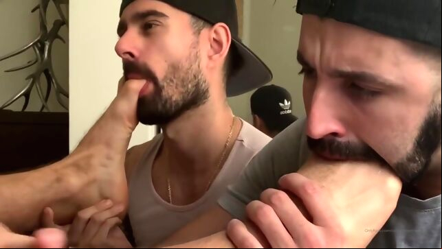 Gay Xnxx - Two Socks Feet Worship Slave brunette